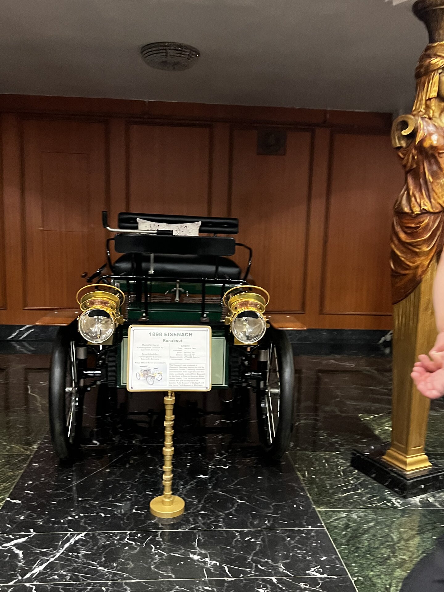 1898 Eisenach Runabout, the first vehicle built in the factory that later became BMW.